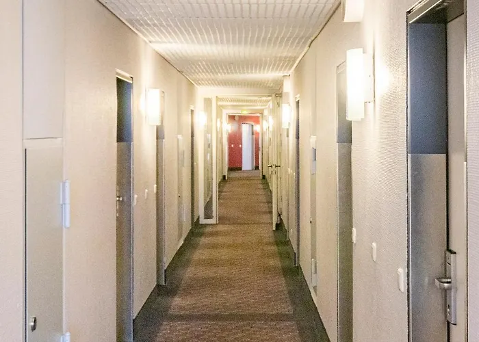 Naehe Frankfurt Messe Mit Netflix Und Balkon 美因河畔法兰克福