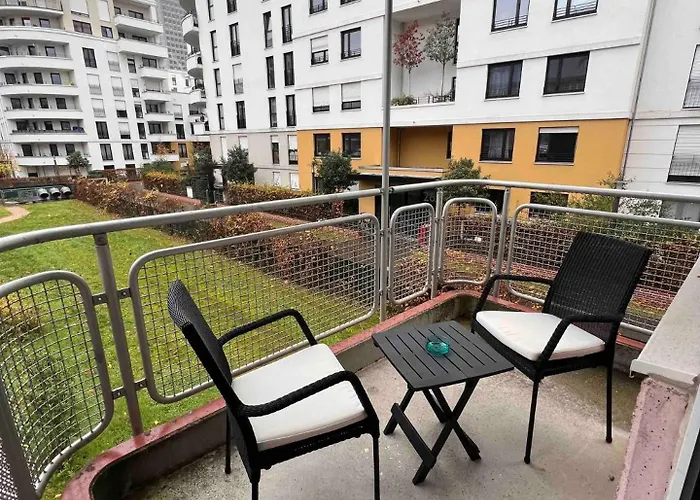 Naehe Frankfurt Messe Mit Netflix Und Balkon 美因河畔法兰克福