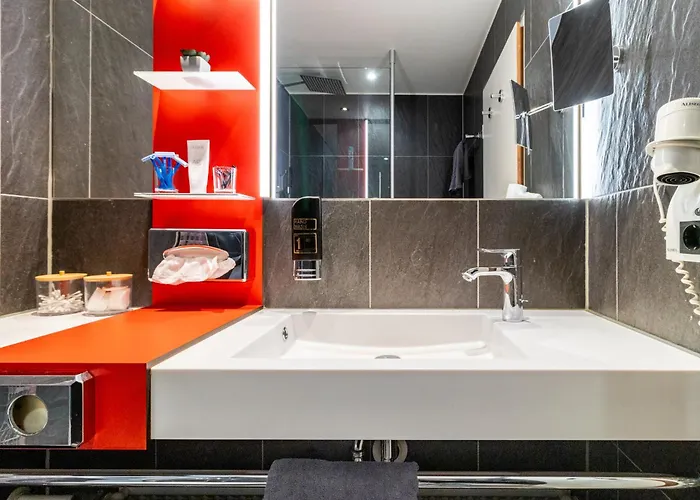 Naehe Frankfurt Messe Mit Netflix Und Balkon 美因河畔法兰克福