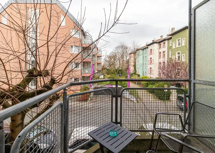 公寓 Naehe Frankfurt Messe Mit Netflix Und Balkon 美因河畔法兰克福